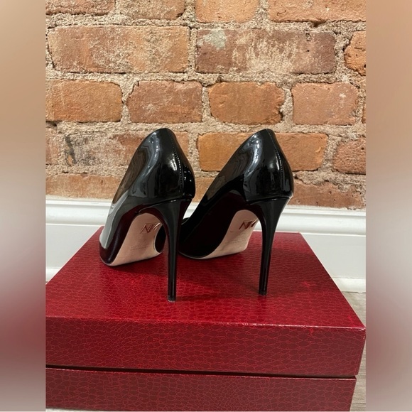 Tamara Mellon black stilettos - Picture 2 of 5